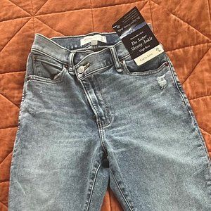 Abercrombie & Fitch Curve Love High Rise Skinny Jean Size 25 NWT